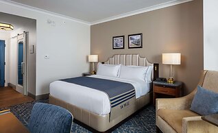 Higgins Hotel, Official Hotel of The National WWII Museum, Curio Colle