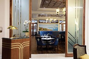 Higgins Hotel, Official Hotel of The National WWII Museum, Curio Colle