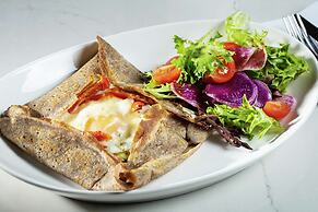 Higgins Hotel, Official Hotel of The National WWII Museum, Curio Colle