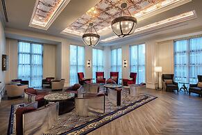 Higgins Hotel, Official Hotel of The National WWII Museum, Curio Colle