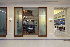 Higgins Hotel, Official Hotel of The National WWII Museum, Curio Colle