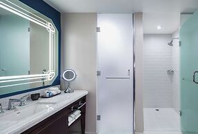 Higgins Hotel, Official Hotel of The National WWII Museum, Curio Colle