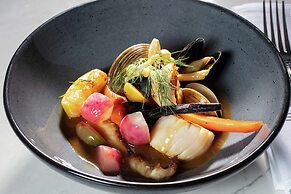 Higgins Hotel, Official Hotel of The National WWII Museum, Curio Colle