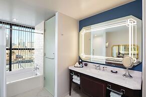 Higgins Hotel, Official Hotel of The National WWII Museum, Curio Colle