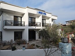 Deniz Otel