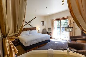 A Bear and Bison Inn