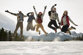 A Bear and Bison Inn
