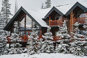 A Bear and Bison Inn