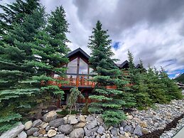 A Bear and Bison Inn