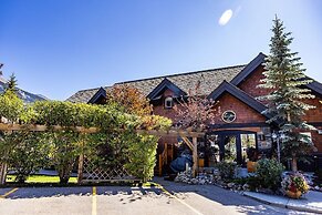 A Bear and Bison Inn