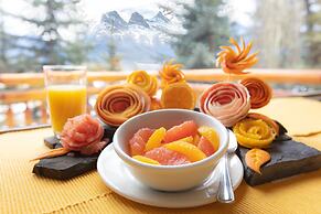 A Bear and Bison Inn