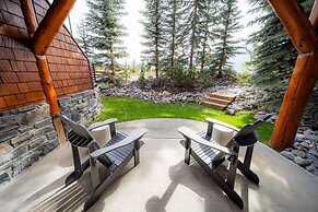 A Bear and Bison Inn