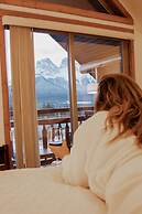 A Bear and Bison Inn