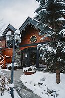 A Bear and Bison Inn