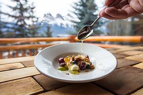 A Bear and Bison Inn