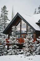 A Bear and Bison Inn