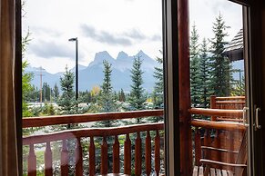 A Bear and Bison Inn