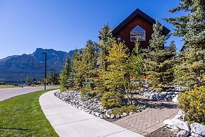 A Bear and Bison Inn