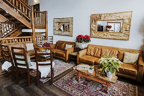 A Bear and Bison Inn