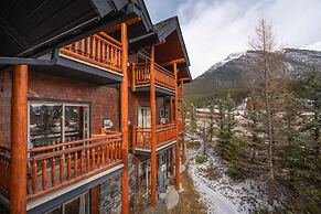 A Bear and Bison Inn