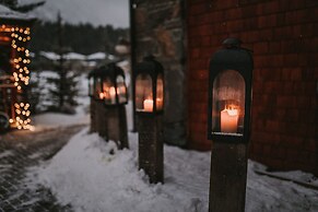 A Bear and Bison Inn