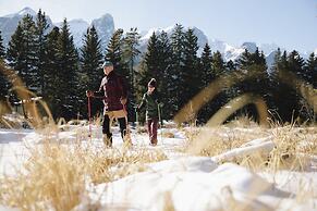 A Bear and Bison Inn