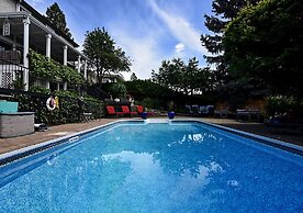 A Touch of English Bed & Breakfast