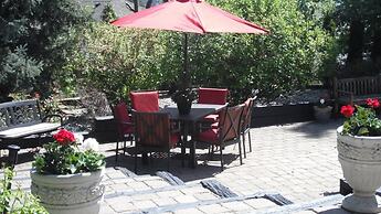 A Touch of English Bed & Breakfast