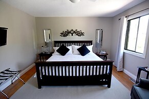 A Touch of English Bed & Breakfast