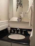 A Touch of English Bed & Breakfast