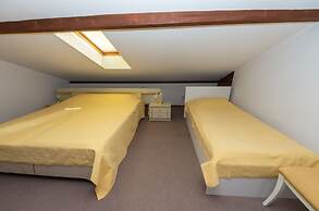 Apartments Lounger Frkovic