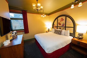 McMenamins Elk Temple