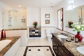 Aqua Vue by Island Properties Online