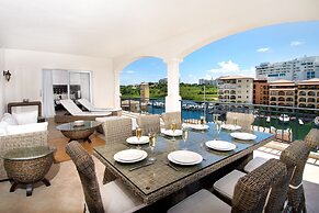 Aqua Vue by Island Properties Online