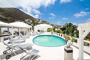 Alizee by Island Properties Online