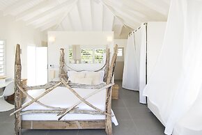 Alizee by Island Properties Online