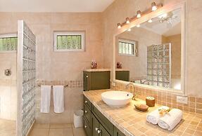 Beach House Younes by Island Properties Online