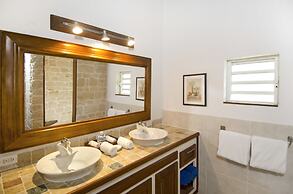 Bell'Mare by Island Properties Online