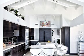 Paradiso by Island Properties Online