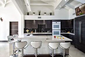 Paradiso by Island Properties Online