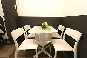 Elizabeth Garden Kuromon