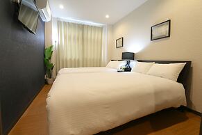 Elizabeth Garden Kuromon