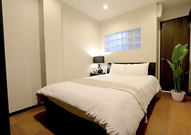 Elizabeth Garden Kuromon