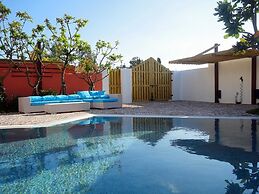 866 Oceanic View Villa