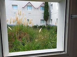 Hotel Thania