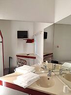 Hotel Thania