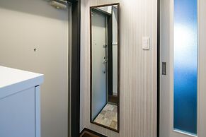 Calm Asakusa Kaminarimon Gate CLx