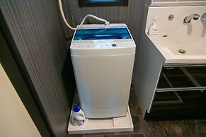 Calm Asakusa Kaminarimon Gate CLx