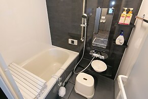 Calm Asakusa Kaminarimon Gate CLx