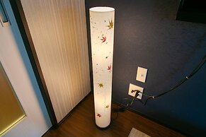 Calm Asakusa Kaminarimon Gate CLx